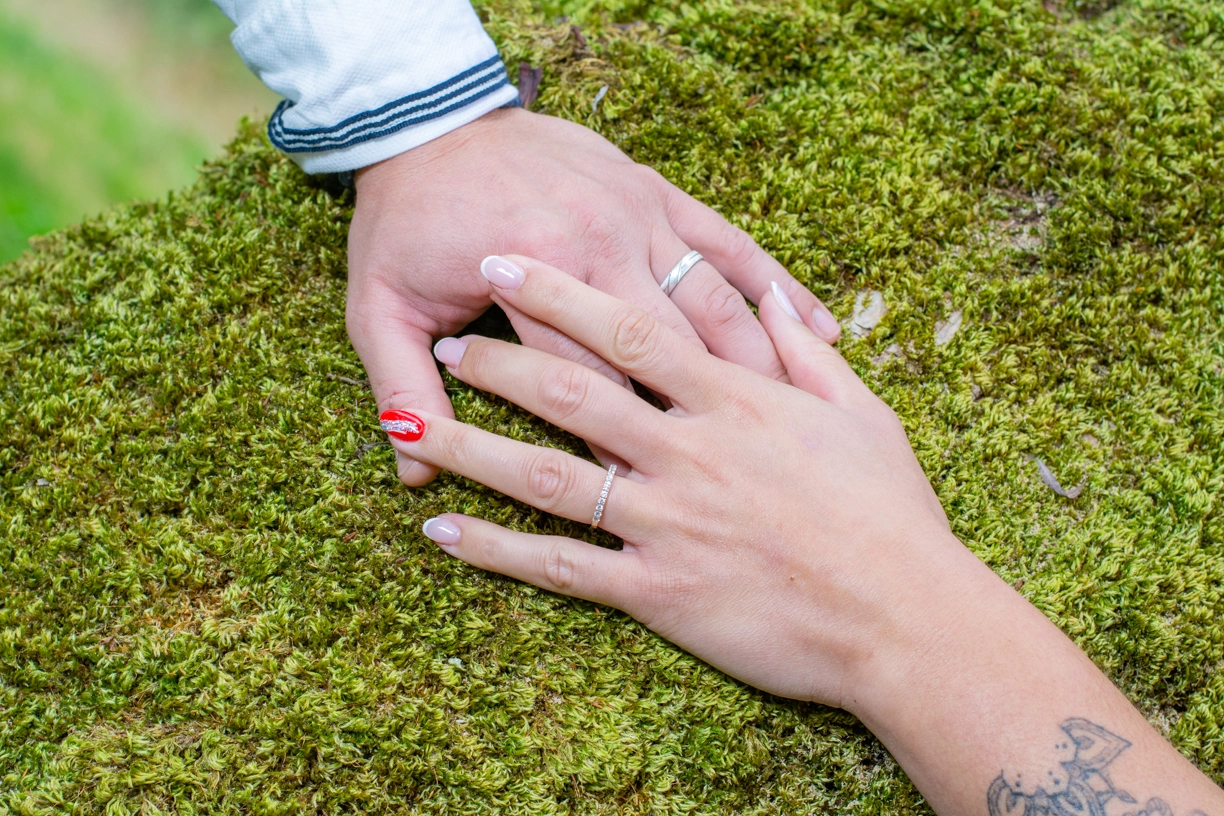 Les mains des mariés